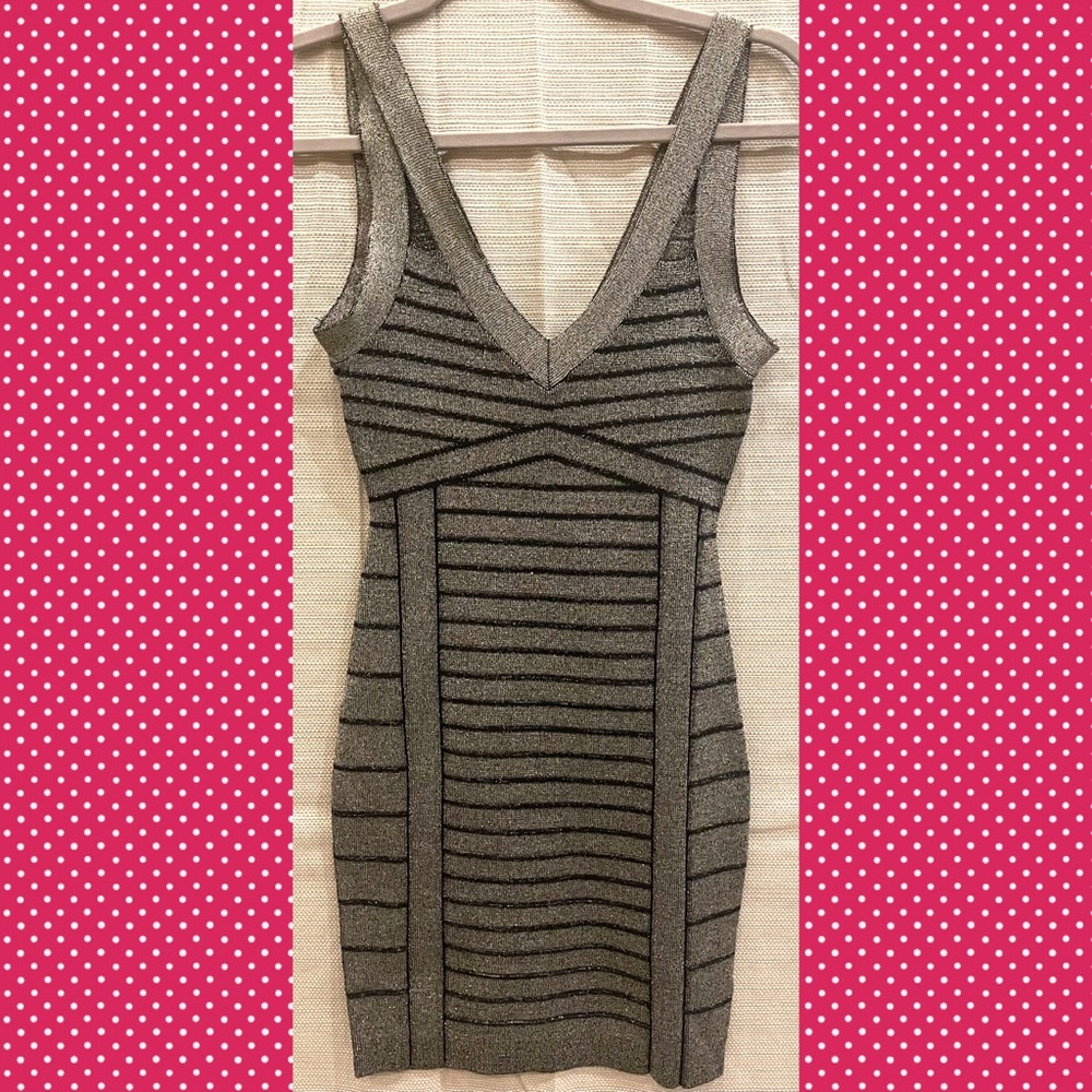 NWOT Guess Mini Bodycon Dress ~ Women’s Size XS ~ Gold Black Stripe
